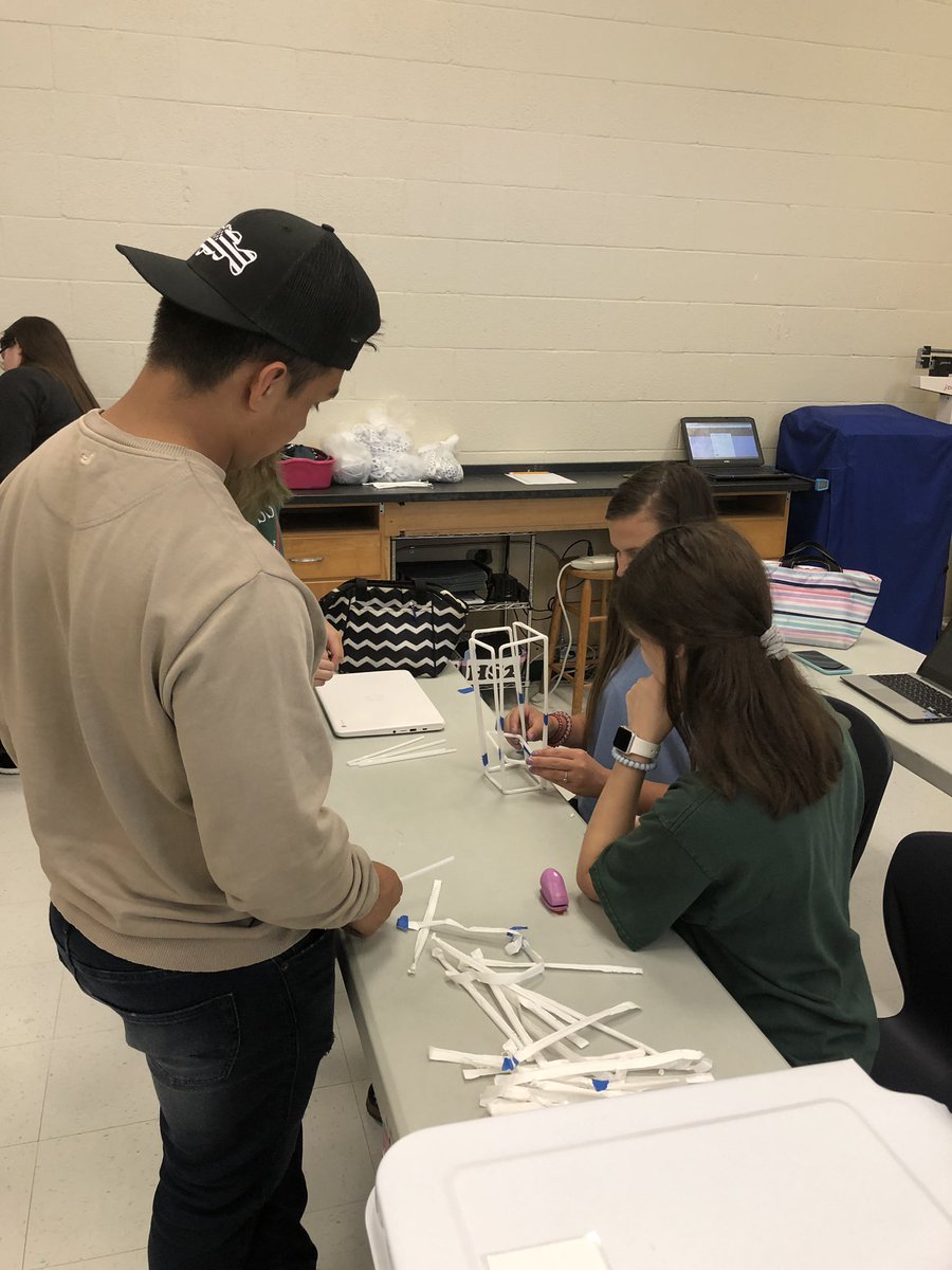 cjacksonsjhs's tweet photo. Teamwork activities in HS2 #sjhstrojans https://t.co/UUT2KOfnbg