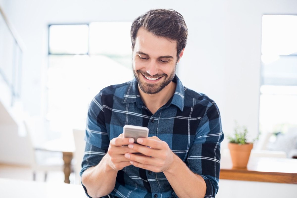 FAMILYTRUSTFCU's tweet image. Don’t spend your Friday evening waiting in line. Get a head start on your weekend by downloading the mobile app and utilizing mobile deposit! It’s as simple as a tap, snap, deposit! Happy Friday! #familytrustfcu #itsasnap #mobiledeposit