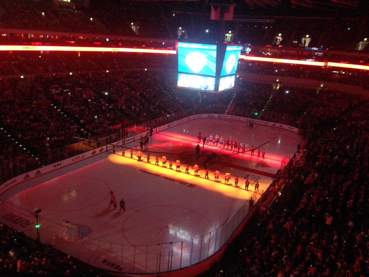 Marcelacervin's tweet photo. A dream come true 😍#NHLGlobalSeries https://t.co/Ght91O3WSq