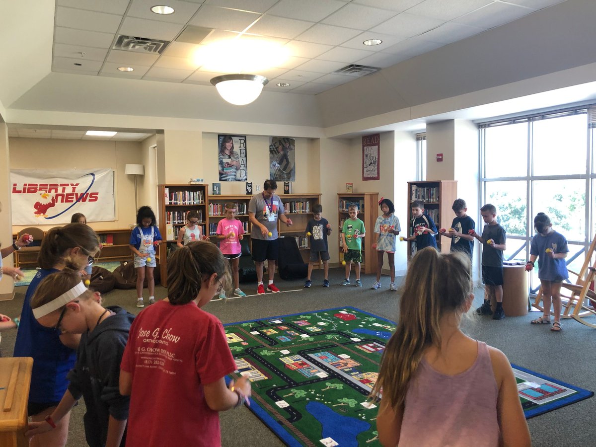 Mrs. Weik's 4th graders working on their right brain/left brain balance with Bal-A-Vis X
#KellerALLIN #CelebrateKISD #watchussoar