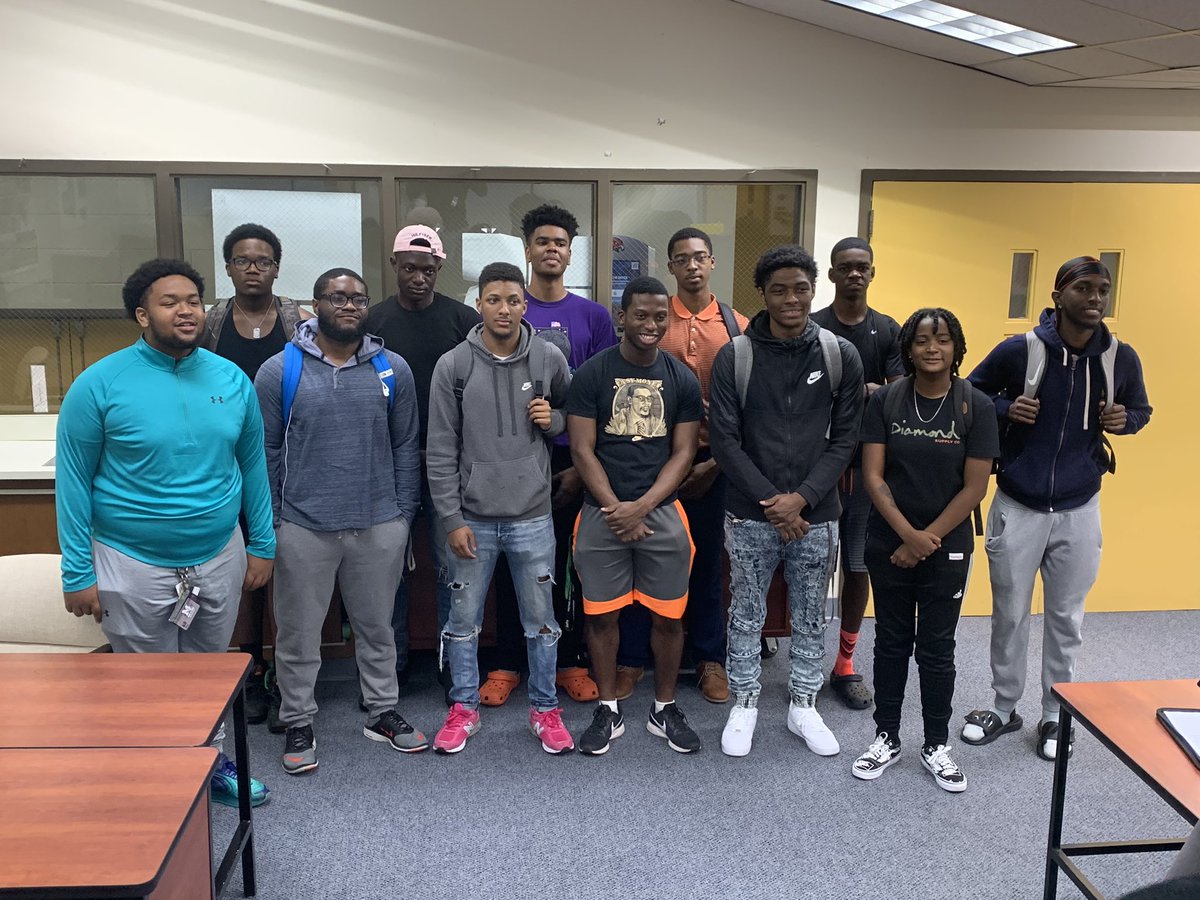 _TheShoreNSBE's tweet photo. Our first general body meeting went great!!! Thank you to all those who came out and a big welcome to our new members!!! https://t.co/iLJmY973Hk