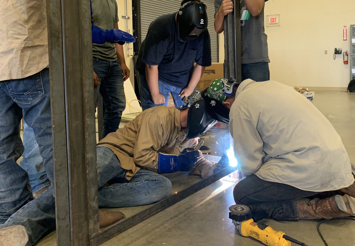 BryanCTEC's tweet photo. CTEC students were working hard as usual today! #driven #workethic #buildingtheirfuture https://t.co/6xQESmD5u3
