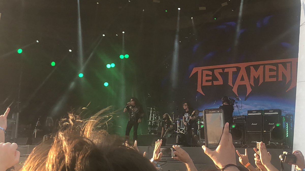 hashiyamamaiden's tweet photo. Torture Squad +Chuck Billy(Testament)
ゲストでチャックビリーが!!なんの曲やるかと思ったら普通にTestamentの曲やり出して会場大盛りあがり!Diciple〜とPractice〜!
また、Torture Squadのギターが上手すぎてアレックススコルニックに見えてきた
#Rockinrio
#Blazil
#ロックインリオ
#ブラジル https://t.co/aiNrv7QtSX