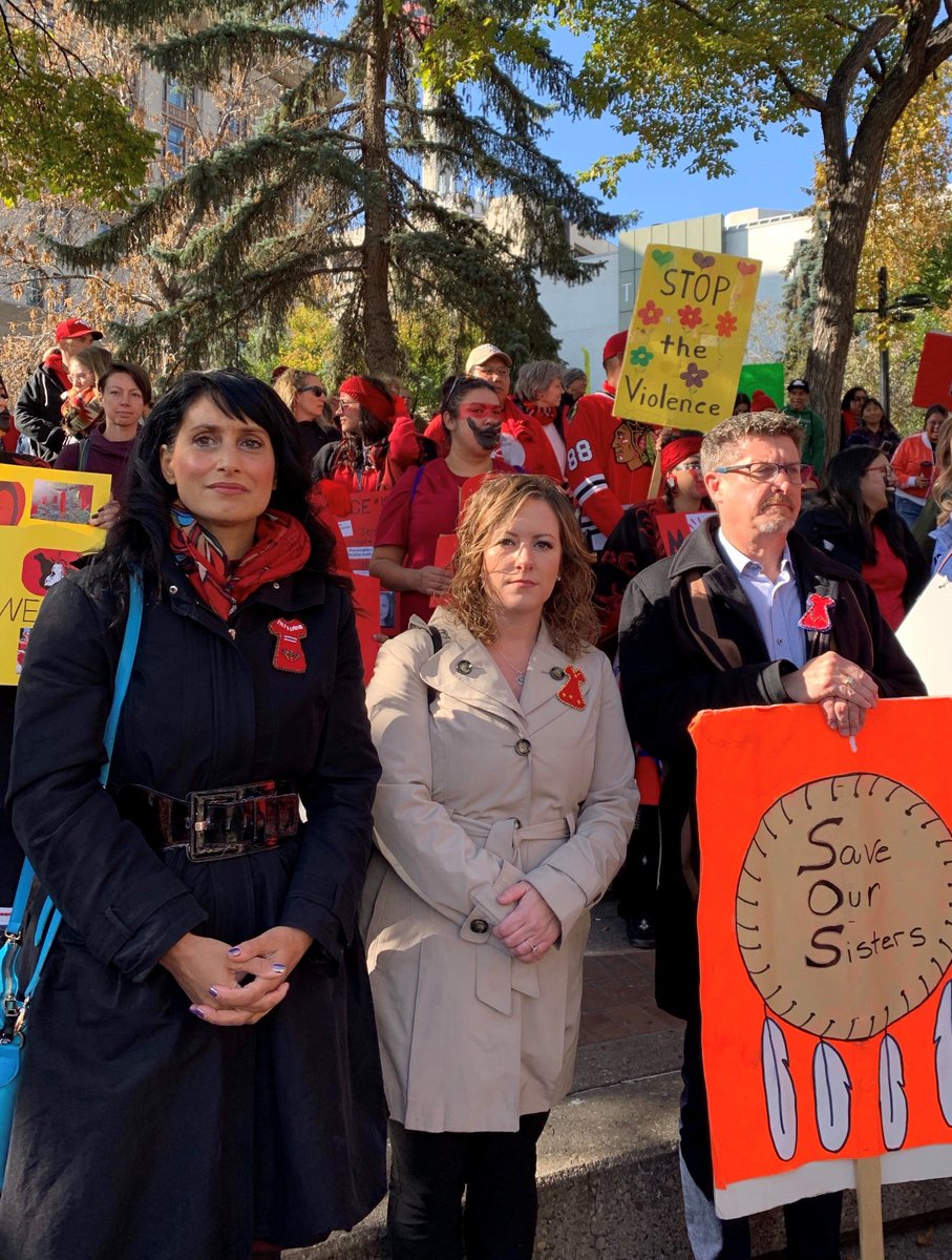 Hon. Leela Sharon Aheer ECA (@leelaaheer) on Twitter photo Today in Calgary and across Alberta people are coming together to honour and remember the lives of missing and murdered Indigenous women and girls. I encourage you to take part in these events. I thank <a href="/AwoTaan1/">Awo Taan Healing Lodge Society</a> for the work they do and hosting the vigil today.
#sistersinspirit Today in Calgary and across Alberta people are coming together to honour and remember the lives of missing and murdered Indigenous women and girls. I encourage you to take part in these events. I thank <a href="/AwoTaan1/">Awo Taan Healing Lodge Society</a> for the work they do and hosting the vigil today.
#sistersinspirit