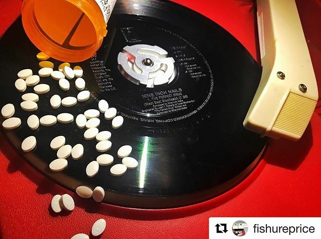 bratmix's tweet photo. #Repost @fishureprice ・・・
#NineInchNails - "The Perfect Drug". UK jukebox 7" (with Marilyn Manson on flip). #FishurePrice #45Friday https://t.co/tI4AzG8zqN