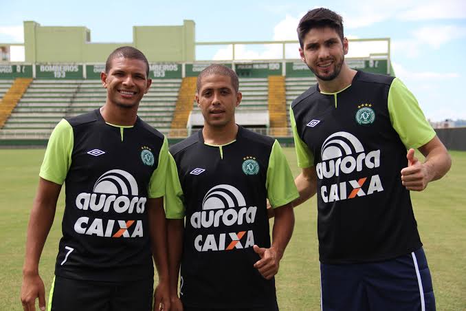 diariochape's tweet photo. Quem é que lembra desse pacote da Chape em 2014? Willian Arão, Dedé e Silvio chegaram para reforçar o elenco de Dal Pozzo. https://t.co/ydIfZXCPmd