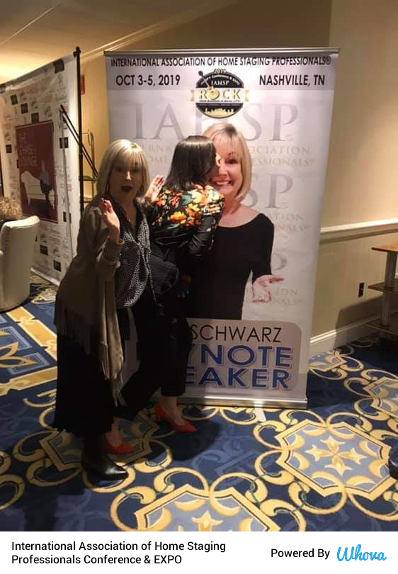BarbStagedHomes's tweet photo. ooohhh my - Sanja, president of IAHSP EUROPE kissing my picture. .so funny she is! #iahspconexpo,iahspworldwide,iahspworldwide,iahspconexpo via Whova event app https://t.co/MSlZ42PMN8 https://t.co/TXKDlNfX47