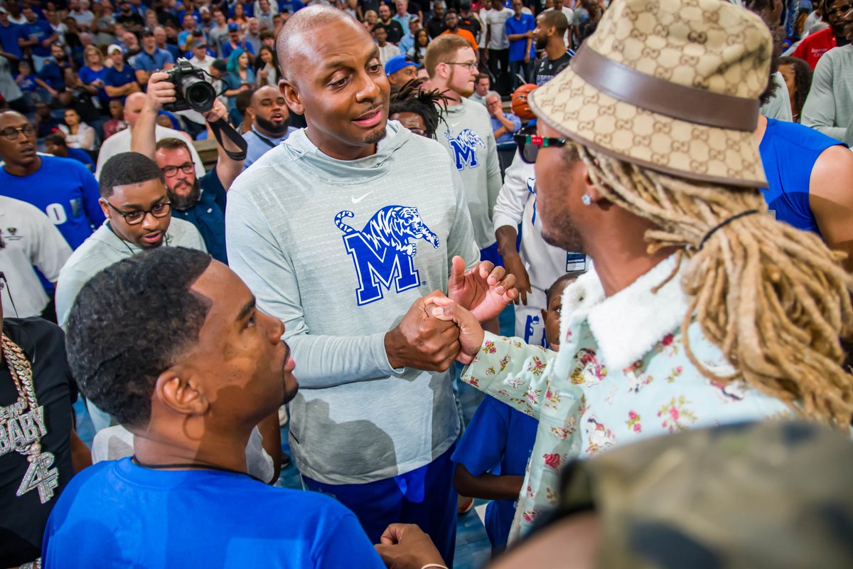 Memphis_MBB's tweet photo. 𝑯𝒂𝒓𝒅𝒂𝒘𝒂𝒚 𝒙 𝑯𝒆𝒏𝒅𝒓𝒊𝒙 https://t.co/CJNgGq6AWa