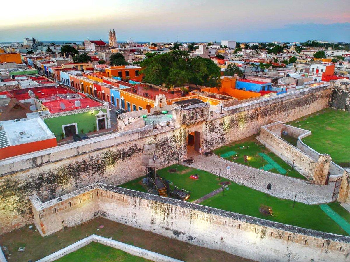 Hoy 4 de octubre celebramos el 479 Aniversario de la fundación de la Ciudad de San Francisco de #Campeche tierra llena de historia, riquezas naturales y gente cálida y noble.

¡Muchas Felicidades!
