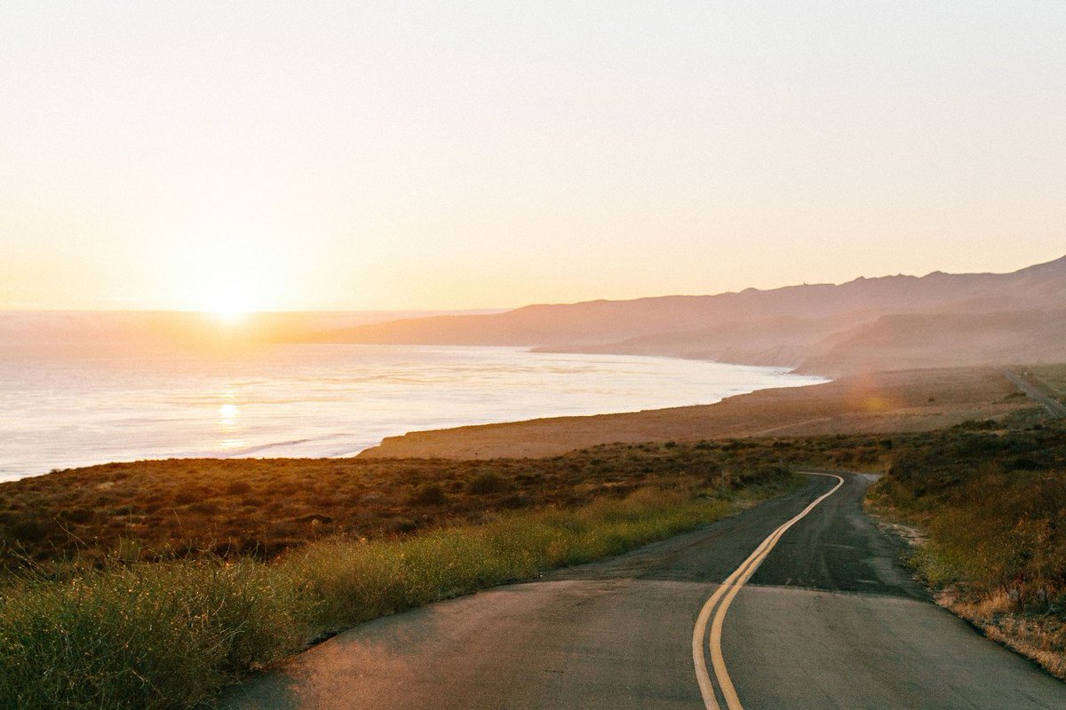 ExploreLompoc's tweet photo. Lompoc's golden hour comes with a beautiful beach. πβ¨π #jalamabeach #explorelompoc #californiabeach https://t.co/FDcpDXAykX