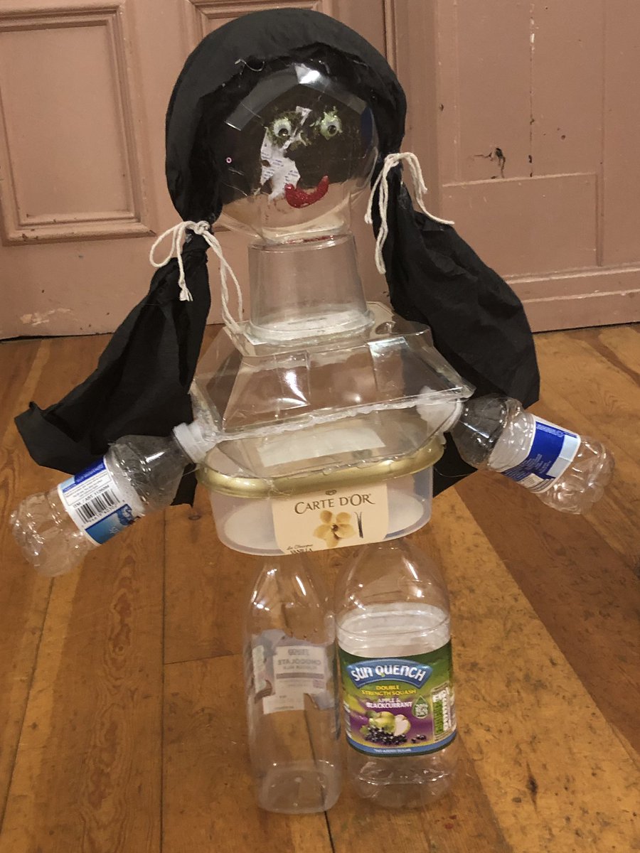 cardiffguiding's tweet photo. #girlguiding #PlasticPromise Penarth guides and rangers made their own individual promises and plastic creations. #inspiregirls #inspiregirlscardiff https://t.co/dwA5XX85yb