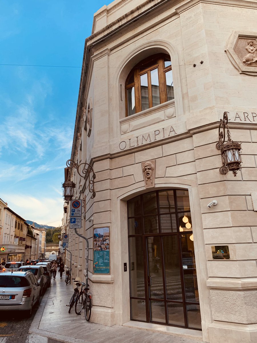 infoellepi's tweet photo. Siamo qui in Ascoli Piceno, alla #bottegadelterzosettore, che ospita gli #incontriellepì. Il tema di oggi è #dipendere e #intraprendere. Ospiti e relatori della giornata Stefano Abrugia, Roberta Faraotti, Giorgio Tintino. Modera il dialogo Asmae Dachan. https://t.co/JFkfy6WmMj