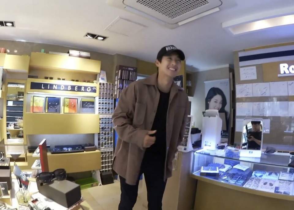munoz_contar's tweet photo. Nuevo vídeo en su página de YouTube #一緒にtakemyhand
#waitforme #KHJnewdrama
#시간이멈추는그때
#whentimestops #newway #atthemoment #kimhyunjoong #kimhyunjoongchile2018 #whentimestopped
#HENECIA_MUSIC #キムヒョンジュン @hyunjoong860606 https://t.co/etEsUifdZS