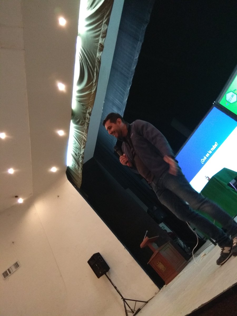 gdgvhsa's tweet image. Iniciamos la conferencia de @pablovillamx #DevFest #CONAIS Google @gdg @GoogleDevsLATAM @googledevs 

🎇🎇🎇🙌