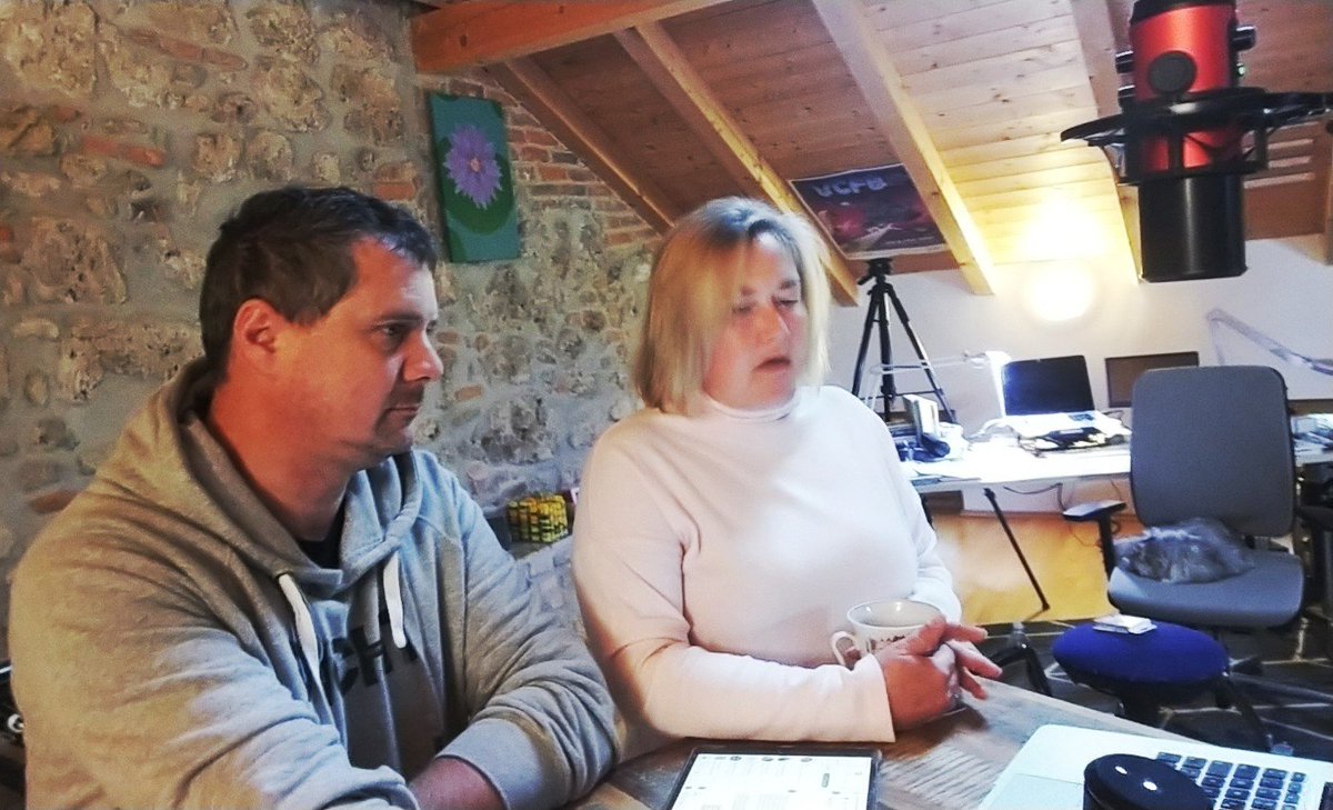 Wöchentliche Abstimmung zwischen @SpeicherKerstin, <a href="/SpeicherStief/">Wolfgang Stief</a> und — nicht im Bild, weil am anderen Skype-Ende — <a href="/SpeicherKarl/">SpeicherKarl</a> über Inhalte von <a href="/speicherguide/">speicherguide.de</a> und <a href="/StorageForum/">StorageForum</a> in nächster Zeit. Gibt 'ne Menge zu tun.