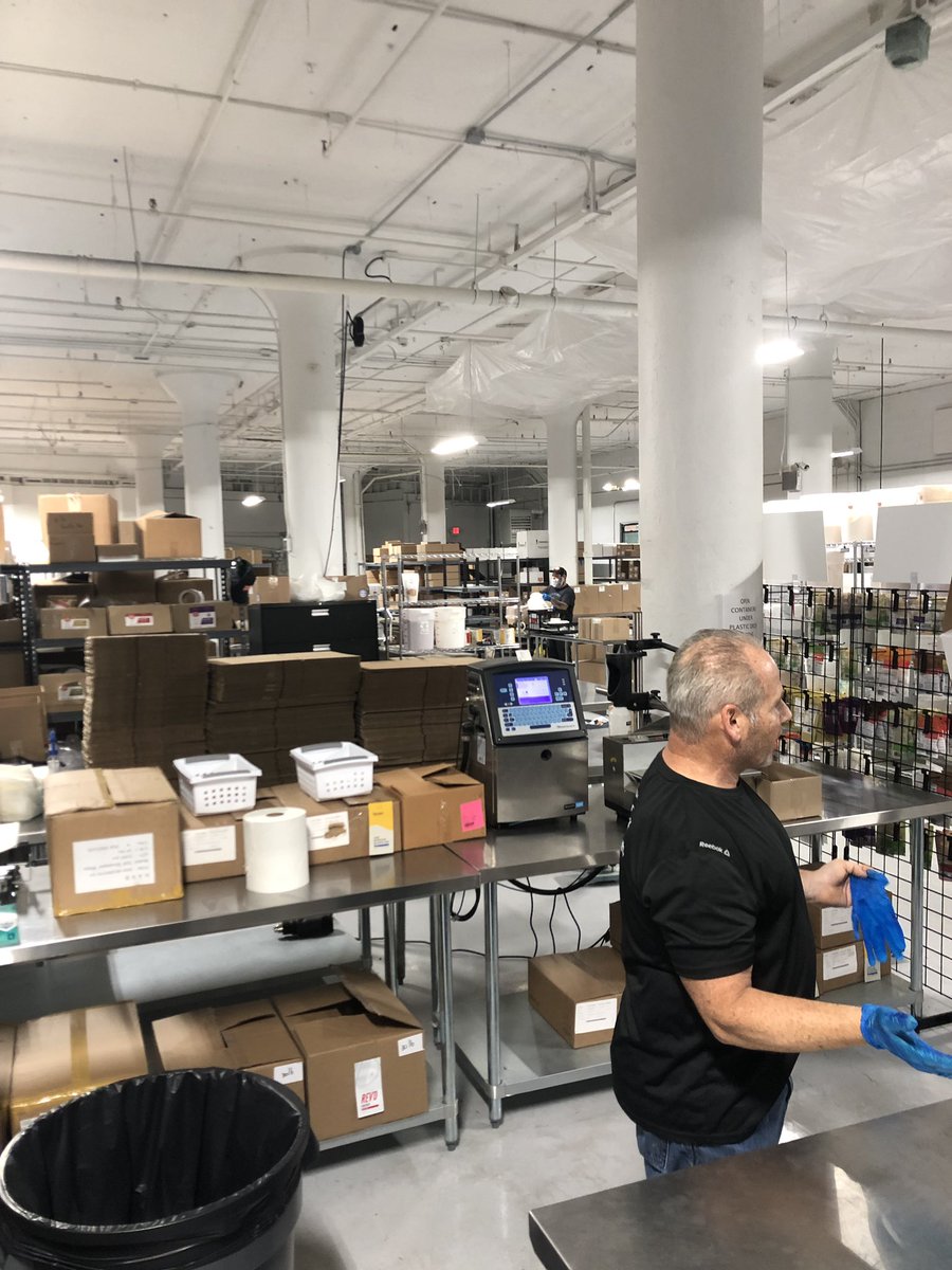 kristi141's tweet photo. @Ops4Entreps #Ops4Entreps learning all about food start-ups and how all recipes are developed and made here at @HealthyTruthFds which provides only the best quality control https://t.co/VHHIWjMtmD