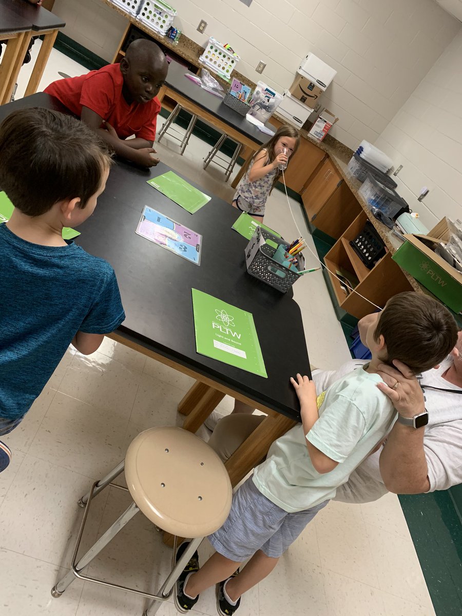scetigers's tweet photo. Learning about sound by making cup phones! #hcsstem https://t.co/FVk3odOwhE