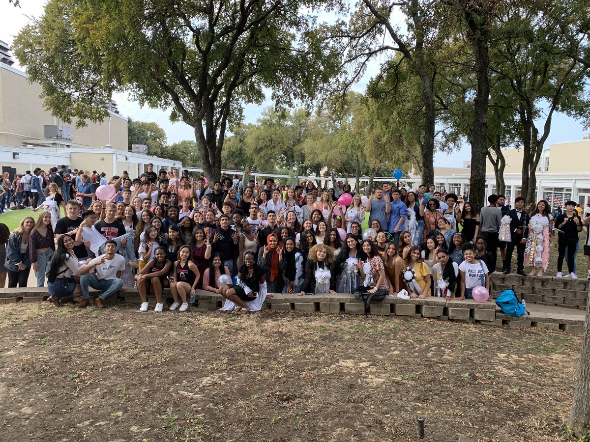_iluvsemonne's tweet photo. 2ENI0RS: the one where they graduate🎓❤️🎓
@thsclass20 (tag who you see🕺🏾) https://t.co/5EqQdQwHty