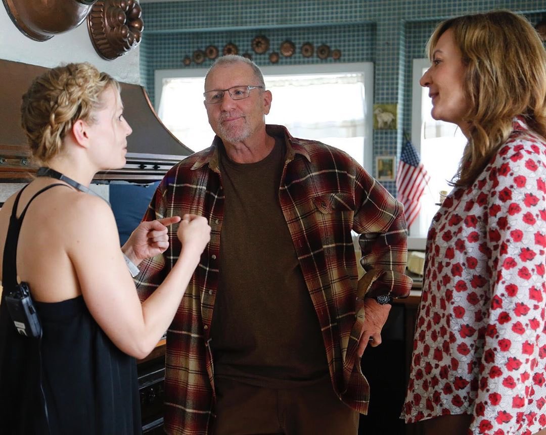 AllAboutJMo's tweet photo. 📱”A true life highlight to work with #EdOneill and @AllisonBJanney #FilmmakerFriday @SunDogsFilm @NetflixFilm #jmoloves #sundogsmovie #directormorrison” 

📸 @jenmorrisonlive’s Instagram 

#JenniferMorrison #SunDogsFilm https://t.co/rR89hV8M9G