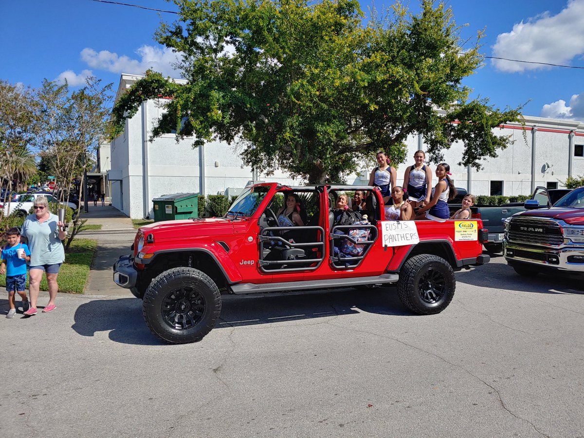 CDJRofSeminole's tweet photo. Check out these photos from the #Eustis High School Homecoming Parade. Fields Chrysler Jeep Dodge Ram & Fields Auto Group were proud to provide vehicles for this event. #FieldsMattersBecauseYouMatter
.
#EHS #EustisHighSchool #Panthers #EustisPanthers #Homecoming #Parade #Jeep https://t.co/Y9wNQa1ajk