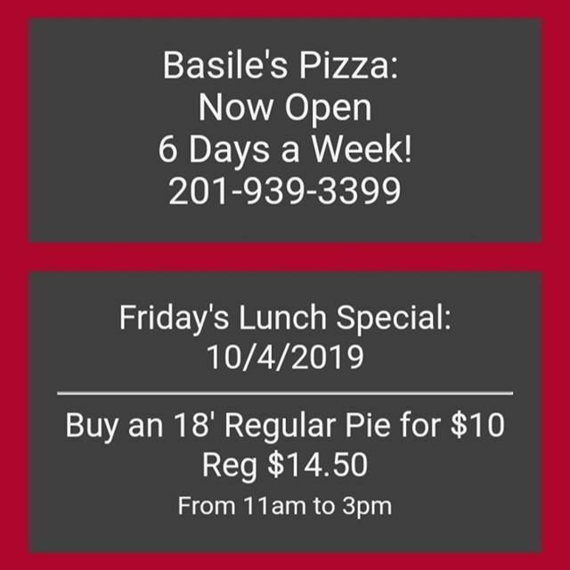 BasilesPizza's tweet photo. Friday's Lunch Special: 10/4/2019
Buy an 18' Regular Pie for $10
Reg $14.50
From 11am to 3pm

#basilespizzaofwoodridge #lunch #special #pizza #nomnomnom https://t.co/FDUmqinPrU https://t.co/1KmBRQ1V6J