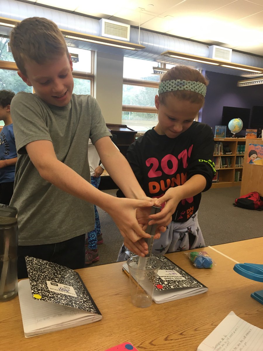 MMS_CSDA's tweet image. Grade 5 classes of Bakes and Walton worked on separating mixtures using evaporation and the artistic documentation of vegetation susceptible to the impending freeze.