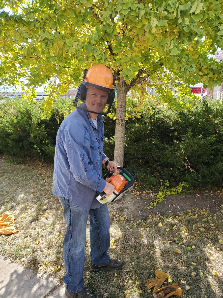 KAZdinak's tweet photo. Great success today,  Day in the Community! @CBTSConnect @CincyBell #itsinourfiber #beautification #teamwork #JunipersOn3rd https://t.co/gEvoAUfofj