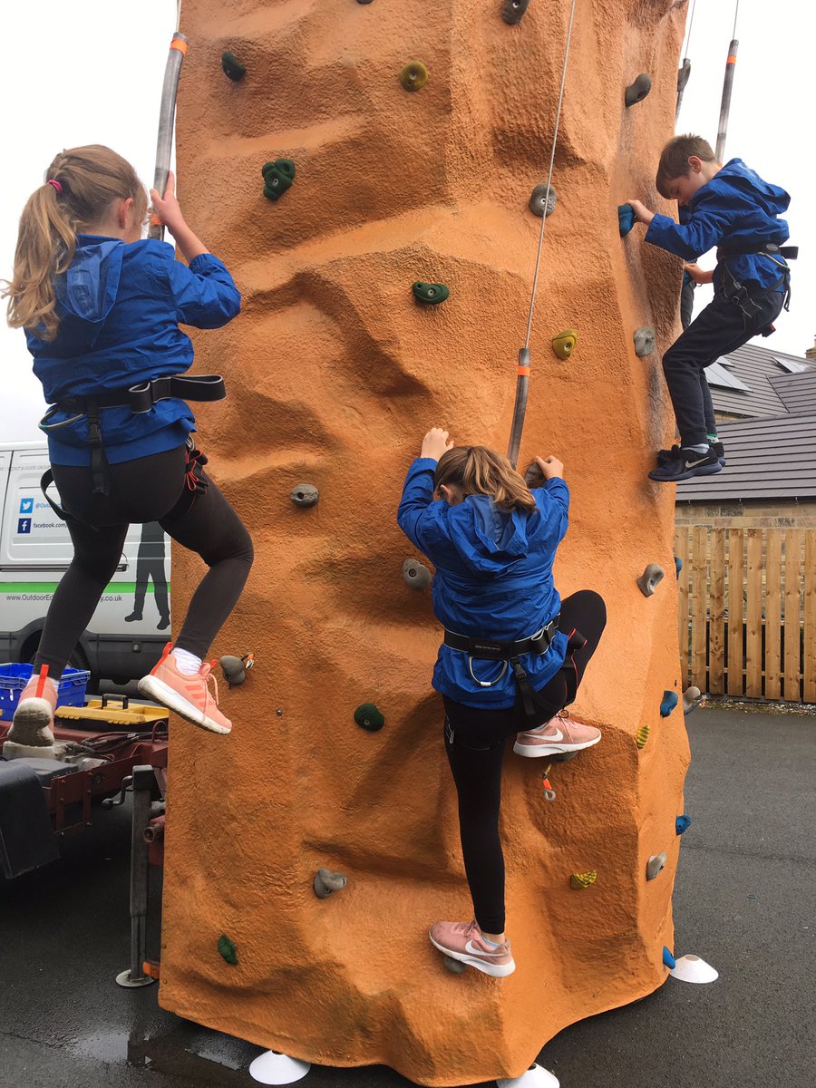 hackforthschool's tweet photo. We love outdoor adventurous activity challenges. Thanks to Lauren & John @outdooredco #primaryPE #curriculumchallenge #mixedageteaching #wellbeing # https://t.co/Xgsd6SapuH