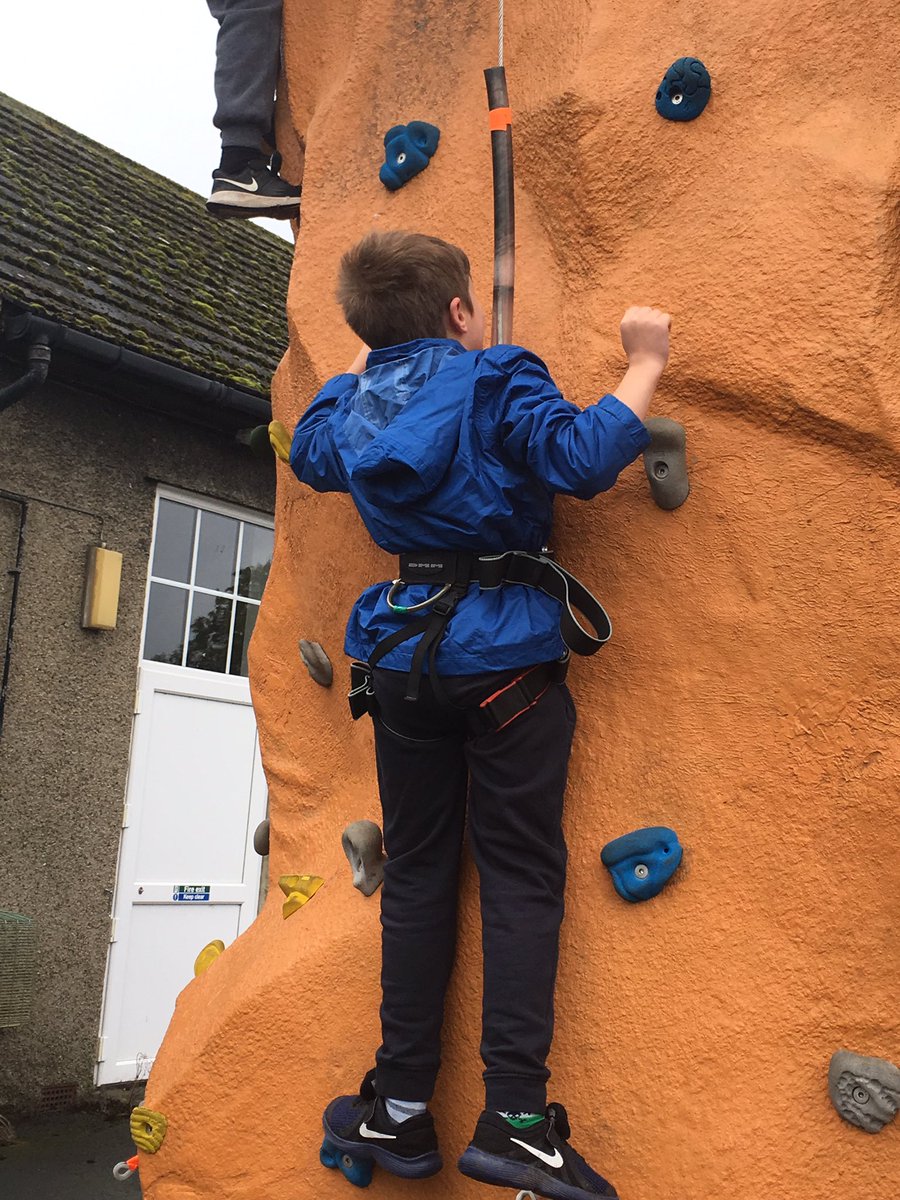 hackforthschool's tweet photo. We love outdoor adventurous activity challenges. Thanks to Lauren & John @outdooredco #primaryPE #curriculumchallenge #mixedageteaching #wellbeing # https://t.co/Xgsd6SapuH