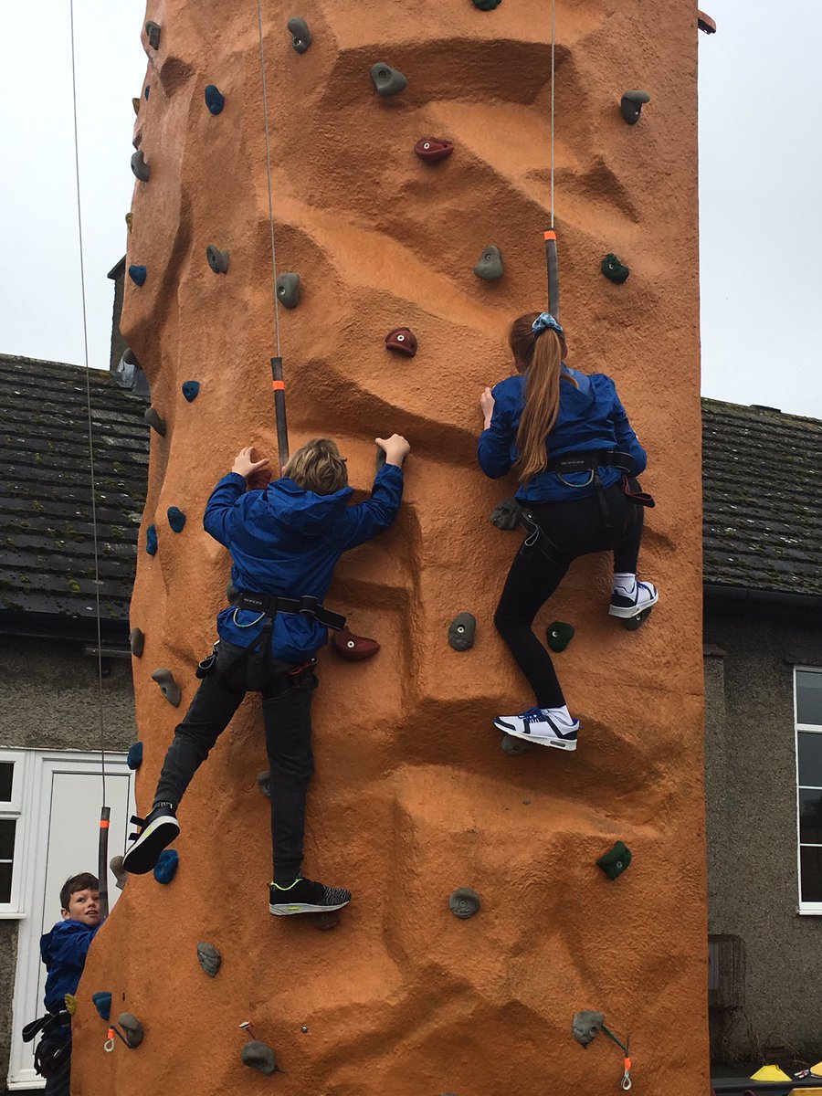 hackforthschool's tweet photo. We love outdoor adventurous activity challenges. Thanks to Lauren & John @outdooredco #primaryPE #curriculumchallenge #mixedageteaching #wellbeing # https://t.co/Xgsd6SapuH
