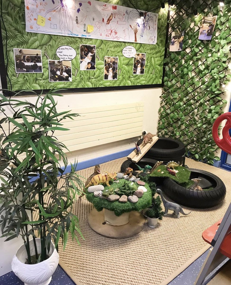 ALP_Trust's tweet photo. Current interest: 🦕 🦖! #earlyyears #centralprimary #earlyyearsplay #smallworld #imagination https://t.co/LPY2YRfi6s
