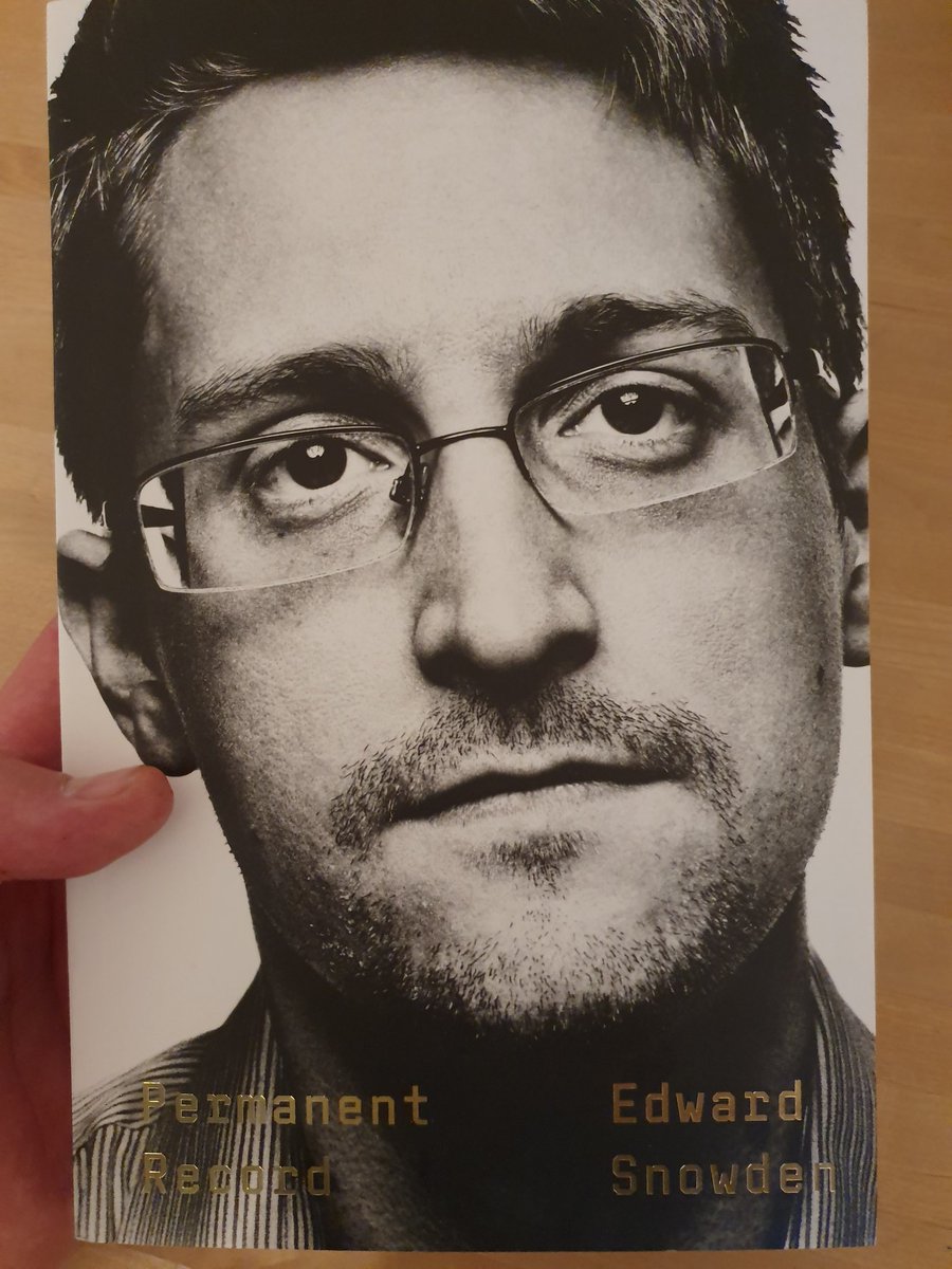 kimsebasse's tweet image. 3 years ago, I started working on an #OpenSource product (@JavaDogIO) inspired by @Snowden, today his book arrived 😀