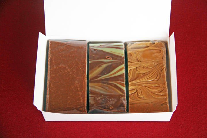 ★★★★★ "BEST fudge around. Many great flavors to choose from. Prompt delivery. Thank you" Linda R. etsy.me/31Oa6Zs #etsy #homemadefudge #homemadecandy #chocolatefudge #homemadefood #fudgegiftbox #fudge #farmhousefudge