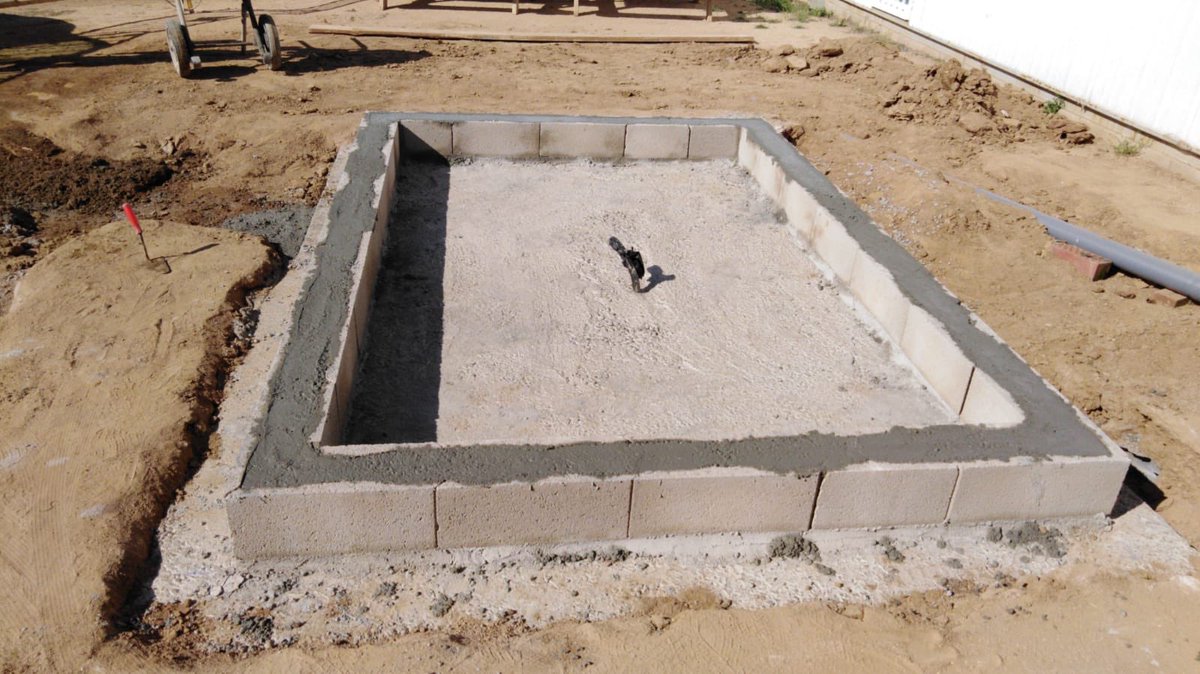 Quart_Actiu's tweet photo. Ja han començat les obres del lavabo exterior del 9d4t!
#Quartactiu https://t.co/ZAi3cQD2Dl
