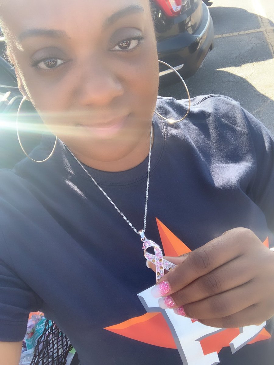 SLakay23's tweet photo. Day #4!!!! #31DaysOfPINK ๐๐๐ธ๐๐#MissingMomaT ๐๐ Still wearing my PINK!! #SupportACure #EarlyDetection https://t.co/vtUAvppXuE