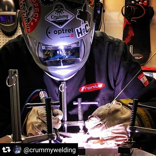 froniuswelding's tweet photo. Happy #froniusfriday !
⭐🌈❤👨🏽‍🏭👨🏼‍🏭👩🏼‍🏭👩🏾‍🏭🕺💃
#Repost @crummywelding ・・・ It’s #froniusfriday and #arcflashfriday!  I thought this was a fun shot of a part I was working on.  Using the @ddemoise fixture table and the @froniusweldingusa #magicwave230i with … https://t.co/kqsxrmEUYt https://t.co/jU28rtELyV