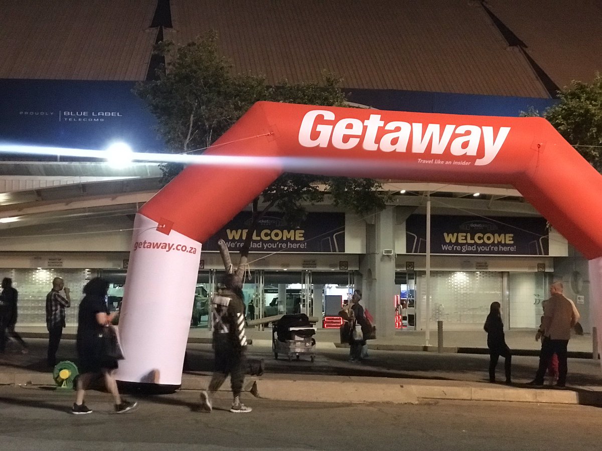 Worked late? The @GetawayShow is going until 20:00 tonight! 
#DreamExploreDiscover