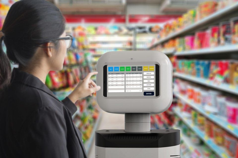 Pixeom's tweet photo. @WarbyParker continues to revolutionize the optical industry by using #AI and #AR to enhance the customer experience. via @Forbes #DigitalTransformation 
➡️ https://t.co/zJiNWsfIE2 https://t.co/V2tMMqtzD3