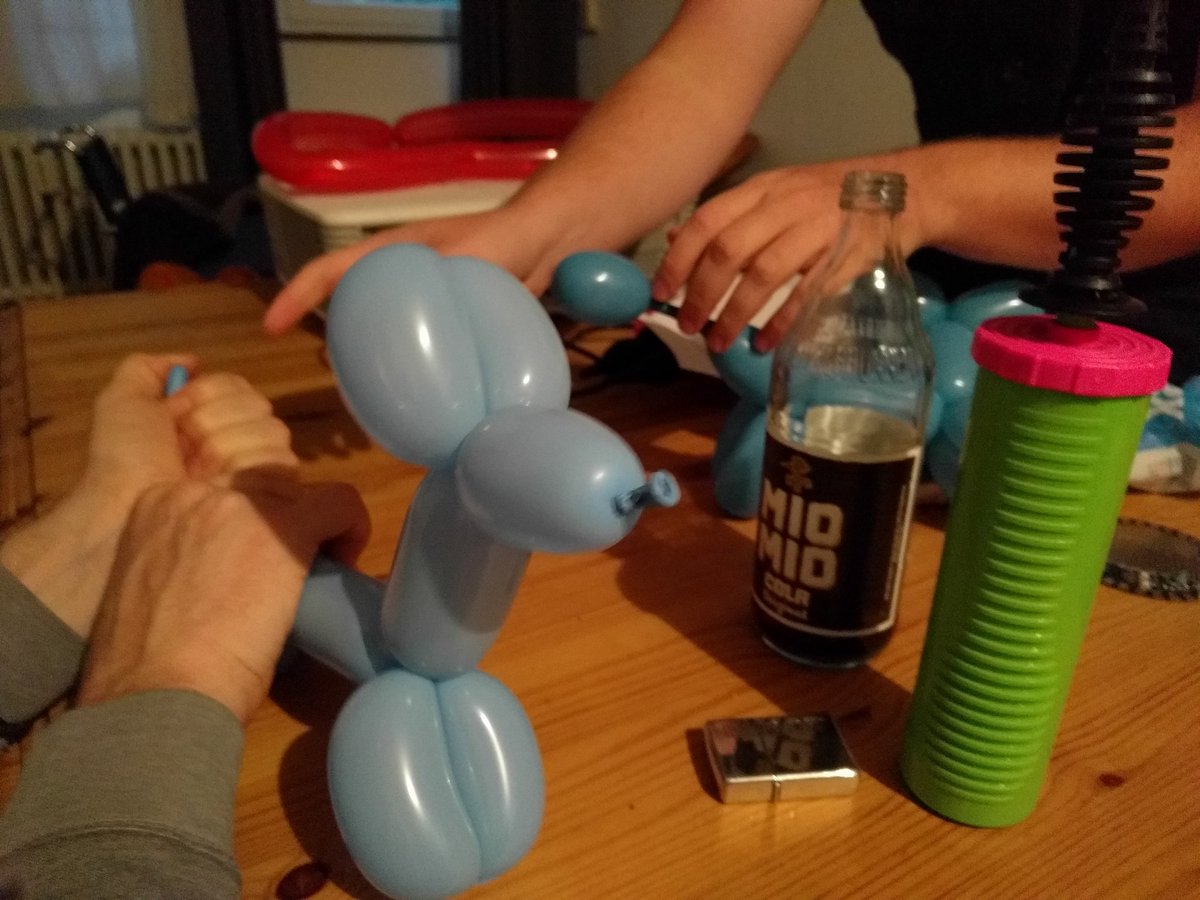 flipdot_kassel's tweet photo. Workshop mit @tiereausluft #hackumenta https://t.co/gRRiQ5ZcOn