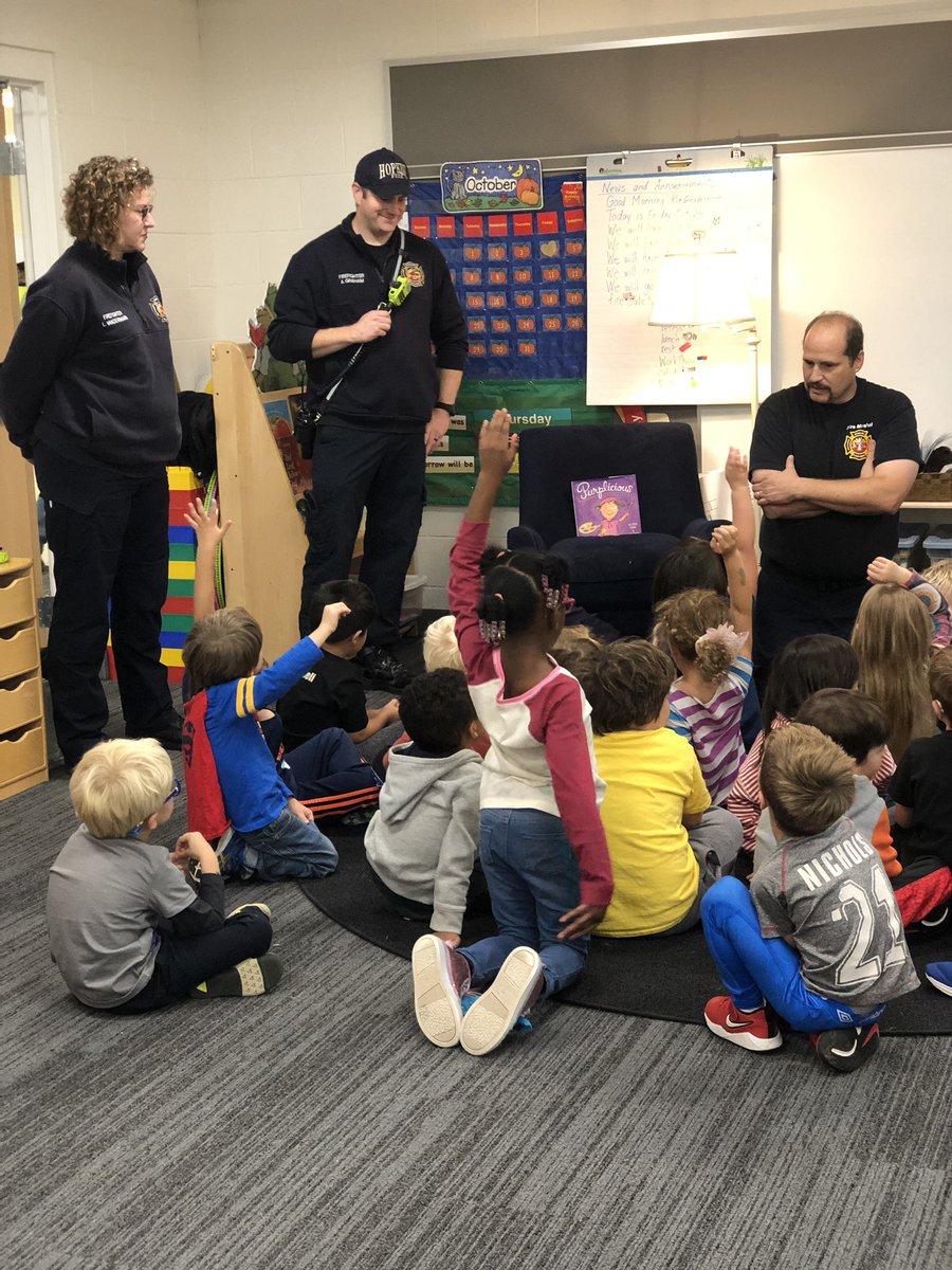 LauraMark_Blake's tweet photo. Thank you to our friends at the Hopkins Police Department for visiting with kindergarteners today and teaching us about fire safety! #communitypartnerships @AdmissionsBlake @LifeatBlake https://t.co/S81II1x9fw