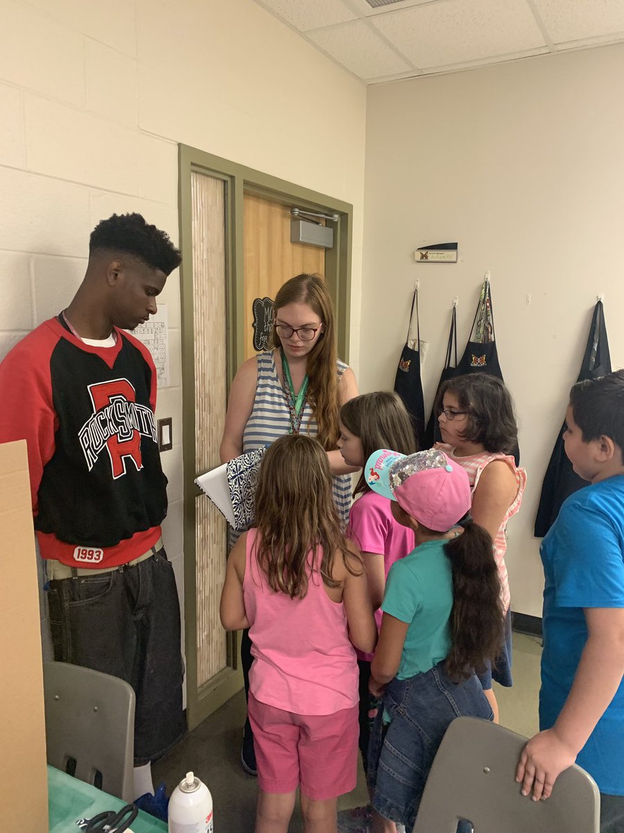 DianeBurkeRead's tweet photo. Oaks Owls are having a great day launching their PBL project with the MOSIAC program!  @HumbleISD_OE @HumbleISD_CAM #collaboration #projectbasedlearning #bethelight https://t.co/nD4rbJhcTS