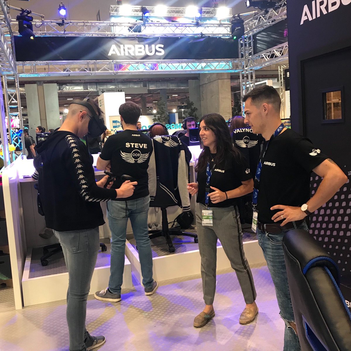 DaviniaAero's tweet photo. #DigitalCorner from #AirbusGetafePlant showing our AR &amp; VR trainings at #MadridGamesWeek. Come to visit the #Airbus stand! https://t.co/CGGBNzMvQ3