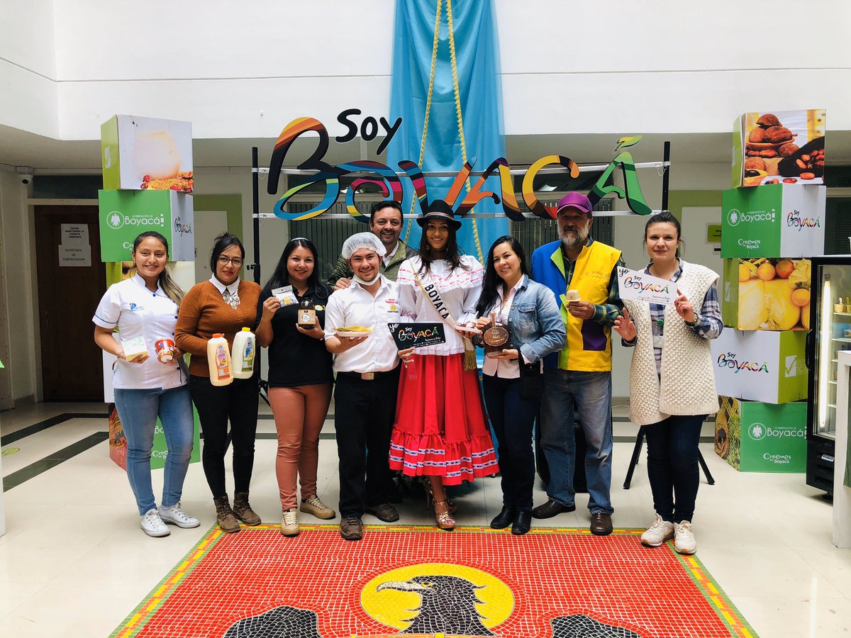 Soy_Boyaca's tweet photo. ¡Con la compañía de Vivien Barrios, Señorita #Boyacá del #Cacao, invitamos a los Boyacenses a que consuman nuestros productos locales!

¡Porque en #Boyacá, #CreemosEnLoNuestro! https://t.co/D0JYeIEl67