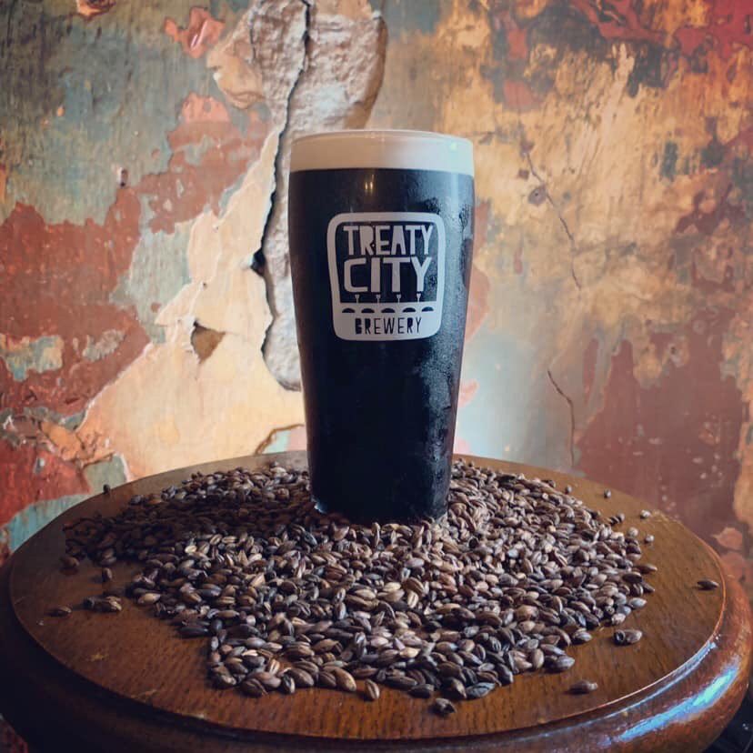 Introducing our new stout ♣️
Say hello to Sarsfield Stout. Bursting with Limerick pride 🇳🇬. The newest member to the Treaty City range of beers. Now pouring in Mother Macs - Katie Daly’s -Glen Tavern - Flannery’s Shannon St
#TreatyCityBrewery
#RevolutionaryBeer
#StreetsOfLimerick