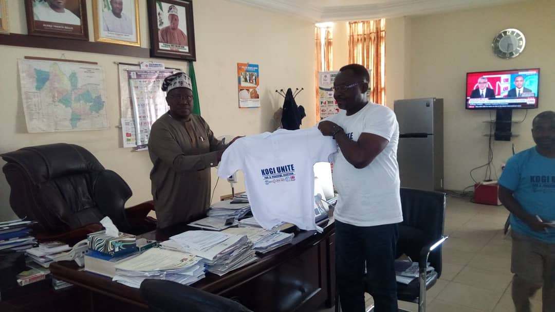 cajrrights's tweet photo. Stakeholder visit to Kogi chairman of @inecnigeria under the @nevrng project. We charged him and his team to ensure a fair election as #KogiDecides2019. In his response he assured us of their commitment to conduct a credible election come November. 
Supported by @USAID &amp; @UKaid https://t.co/q63dr9d8G7