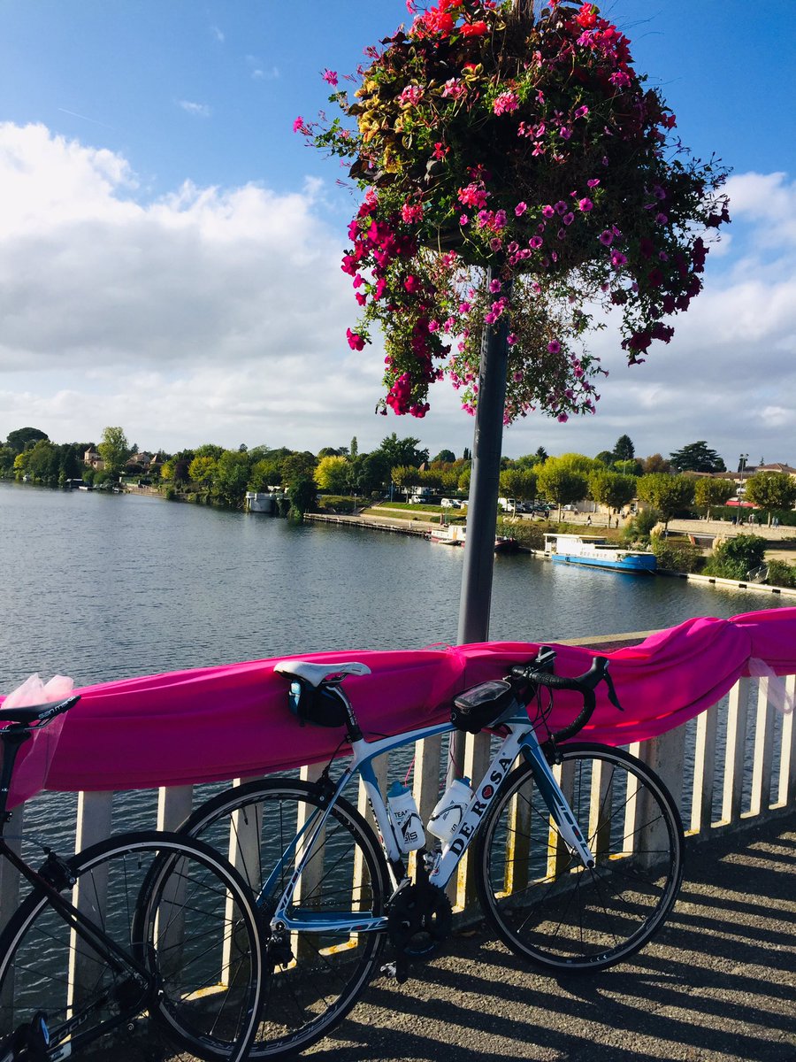 GiteWest's tweet photo. Fabulous ride today.
#BreastCancerAwarenessMonth #OctobreRose #thisgirlcan 
#cycling https://t.co/3nexz9Mvez
