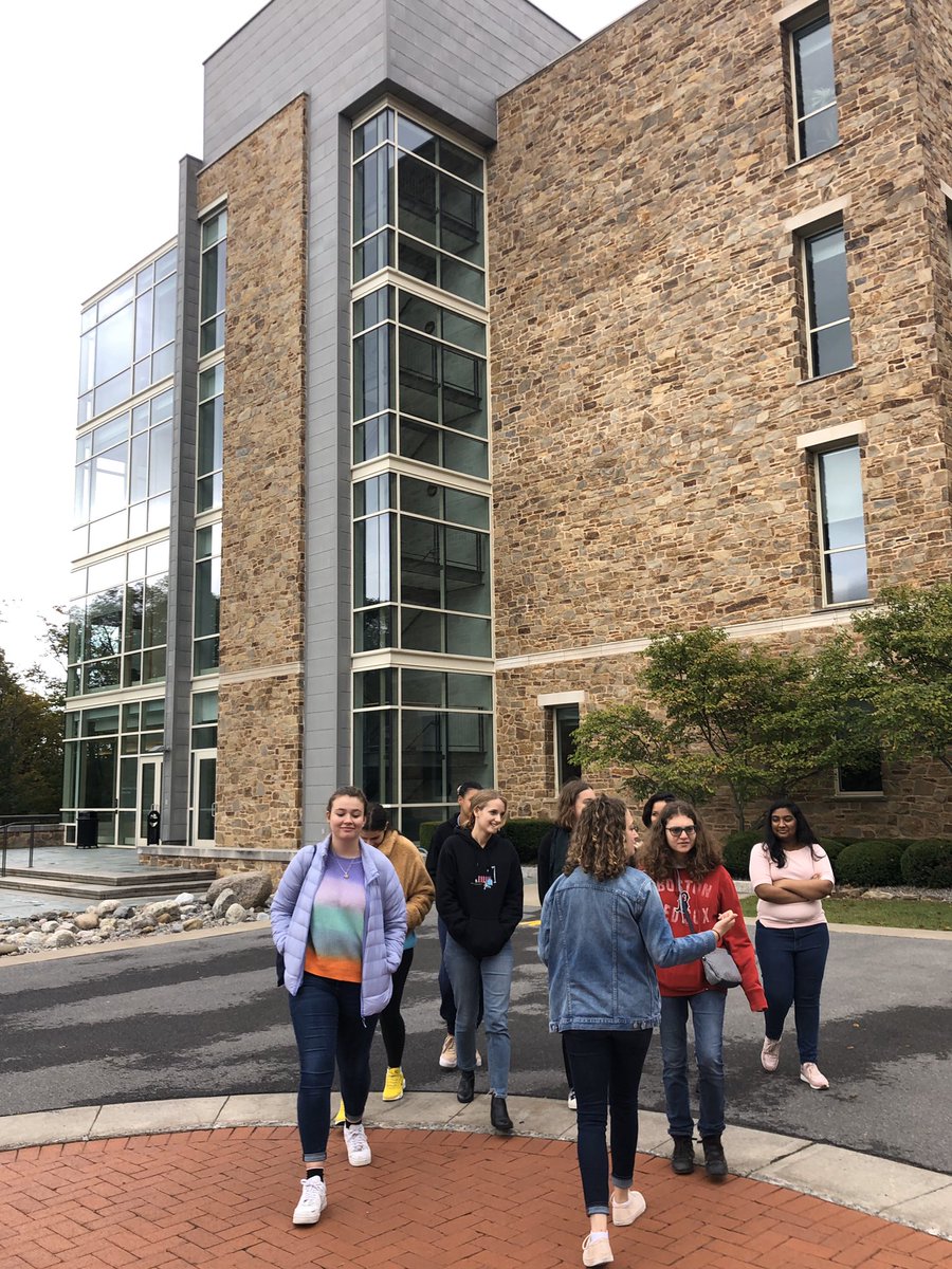 HawksGo2College's tweet photo. GRAD 2021 | Some more shots from the @HewittSchool juniors’ last campus visit to @HamiltonCollege on the fall 2019 junior college trip. https://t.co/qPHiNro39W