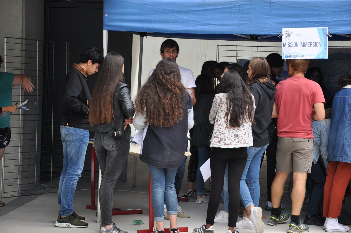 CultureOcean's tweet photo. "Mission immersion" avec l'équipe @monoceanetmoi ce week-end @FeteScience06 @IMEV_mer @Villefranche06. Au programme #FDS2019: ateliers liés à la campagne océanographique #SOCLIM dans l'Océan Austral! https://t.co/RyvdIlVA7V