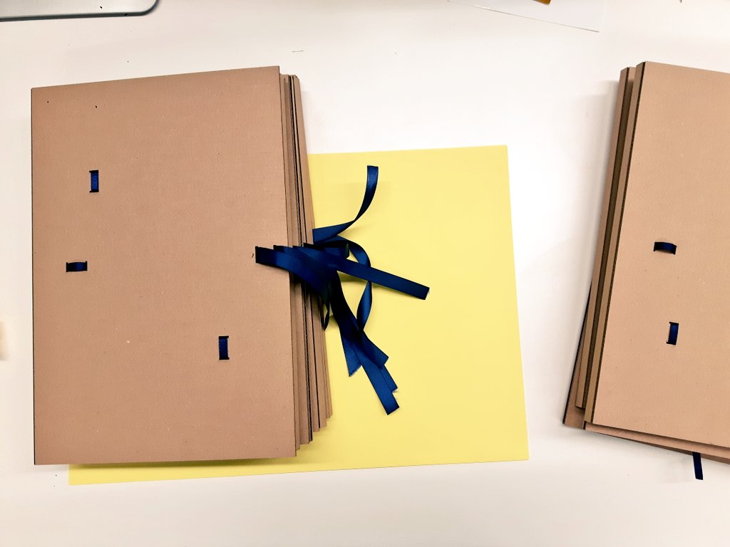 CarolineClaisse's tweet image. Making some little bespoke things for participants @INTUIT_project #INTUIT_project  #designresearch #storytelling #participatorydesign #selfcare #craft #care