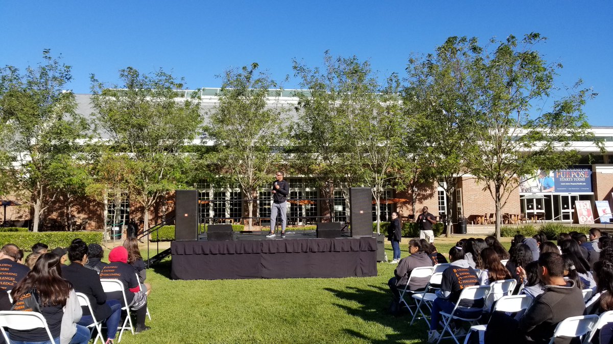 UOPacific's tweet photo. .@PacificMensBB Coach @Iambiggie503 spoke to more than 800 students from @StocktonUnified & other nearby schools at @CIPatPacific’s #BLOCKconference on #UOPacific’s #Stockton Campus. He encouraged each of them: “Don’t let each other down.” https://t.co/NOSog4N4Cn https://t.co/UCg7x1ZeLg